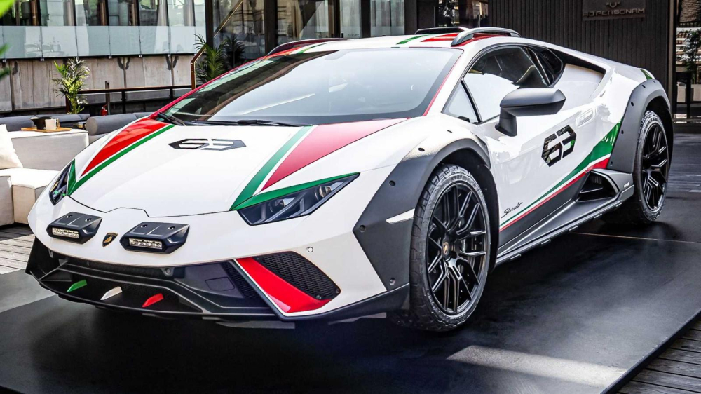 Lamborghini Huracan Sterrato ra mắt tại Qatar