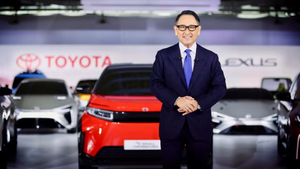 Chủ tịch kiêm CEO của Toyota chuyển giao quyền lực cho người đứng đầu Lexus