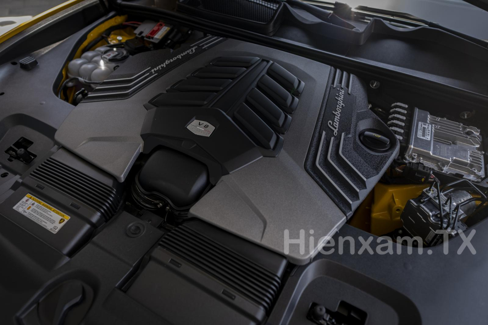 Động cơ V8 4.0L tăng áp kép của Lamborghini Urus Performante được tinh chỉnh để mạnh mẽ hơn