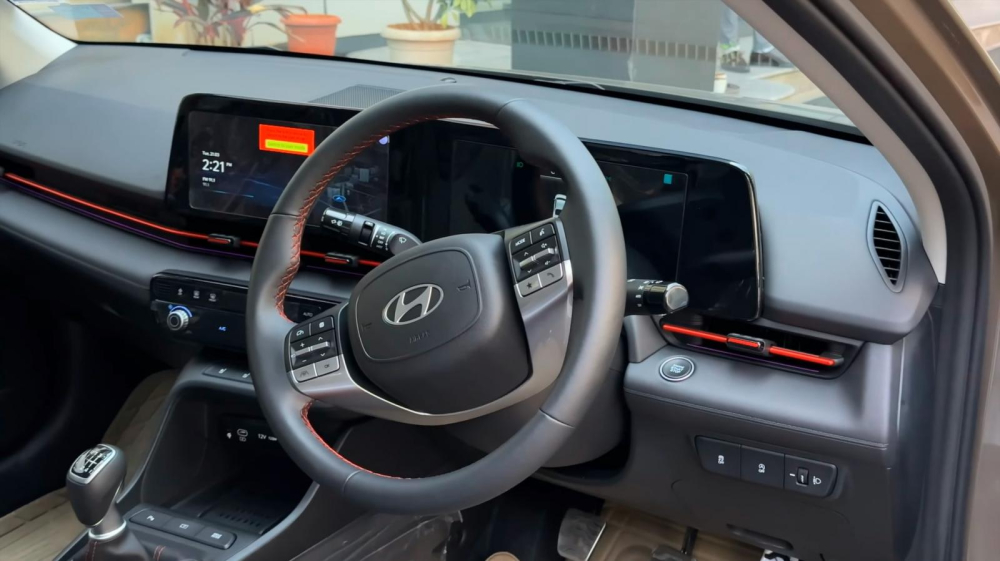 Vô lăng của Hyundai Accent 2023 bản SX (O) Turbo số sàn