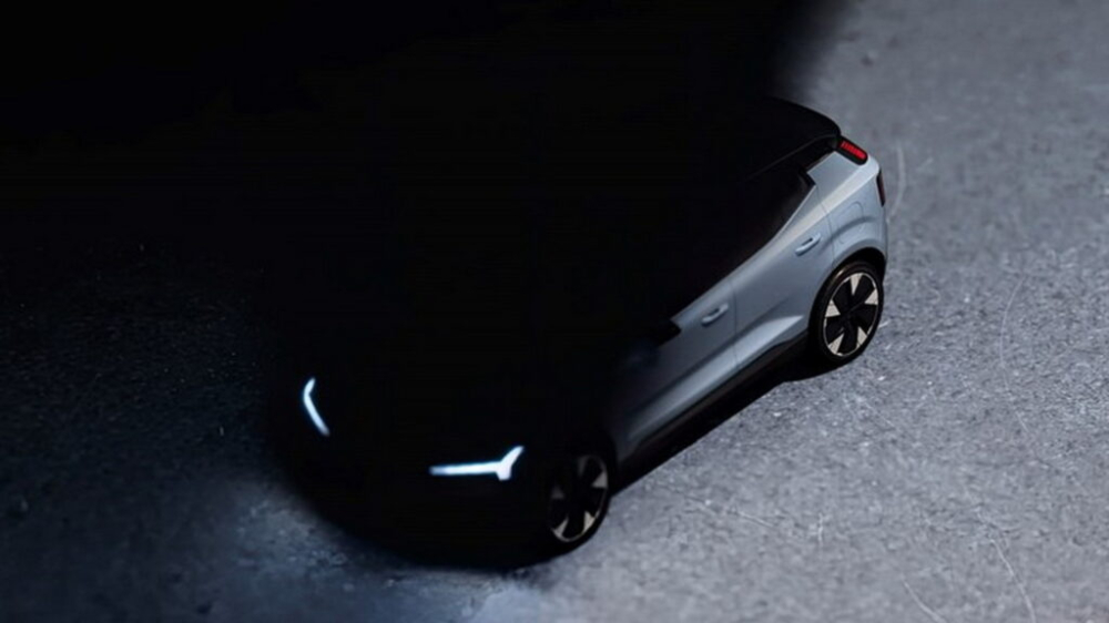 Đèn pha của Volvo EX30 2024 sẽ khá ấn tượng trong đêm