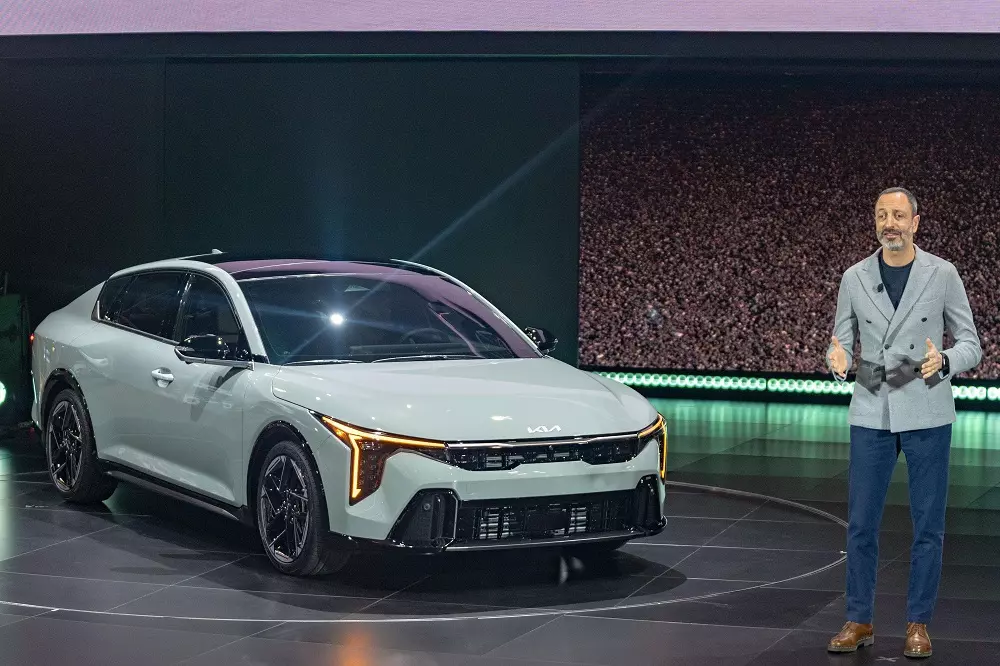 Kia K4 2025 chính thức trình làng với thiết kế và động cơ mới, phả hơi nóng lên Honda Civic