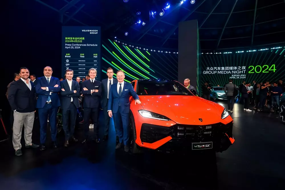 Lamborghini Urus SE mới ra mắt toàn cầu đã được báo giá tại Việt Nam