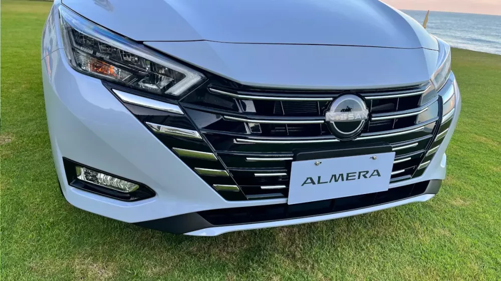Nissan Almera có thêm lưới tản nhiệt mới