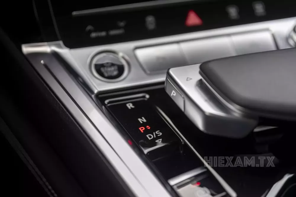 Audi Q8 e-tron không sử dụng hộp số có cấp. Audi Q8 e-tron không sử dụng hộp số có cấp.