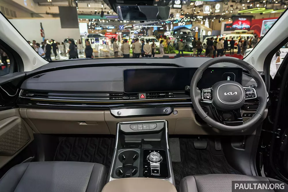 Kia Carnival Hybrid 2025 có thêm 2 màn hình 12,3 inch mới Kia Carnival Hybrid 2025 có thêm 2 màn hình 12,3 inch mới