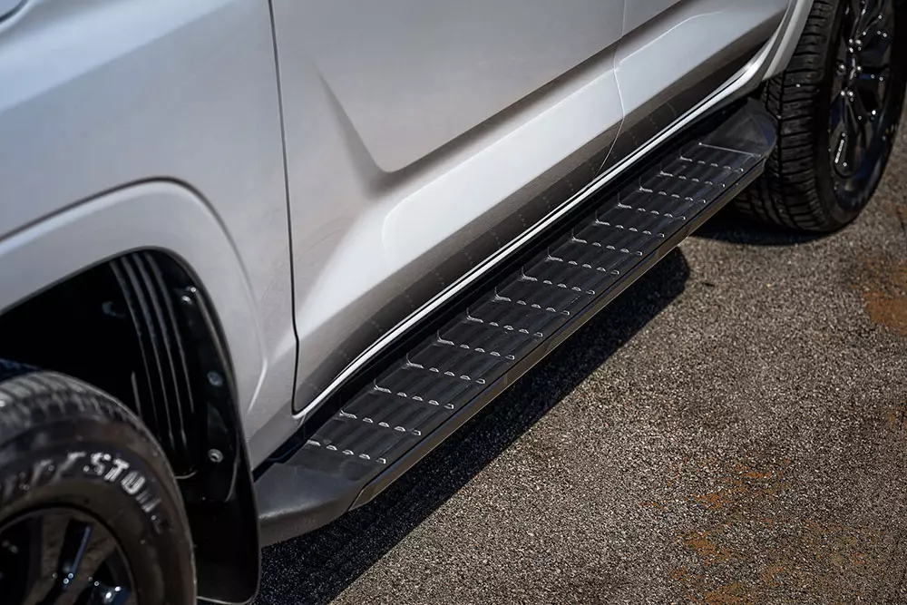 Bệ bước chân bên sườn của Mitsubishi Triton Black Edition Bệ bước chân bên sườn của Mitsubishi Triton Black Edition