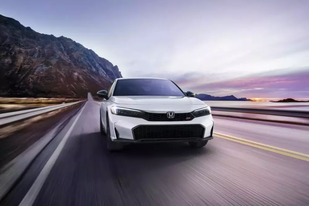 Honda Civic Si 2025 được cải tiến ở khu vực đầu xe Honda Civic Si 2025 được cải tiến ở khu vực đầu xe