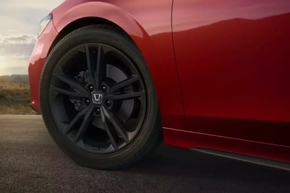 Vành la-zăng mới sơn màu đen nhám của Honda Civic Si 2025 Vành la-zăng mới sơn màu đen nhám của Honda Civic Si 2025