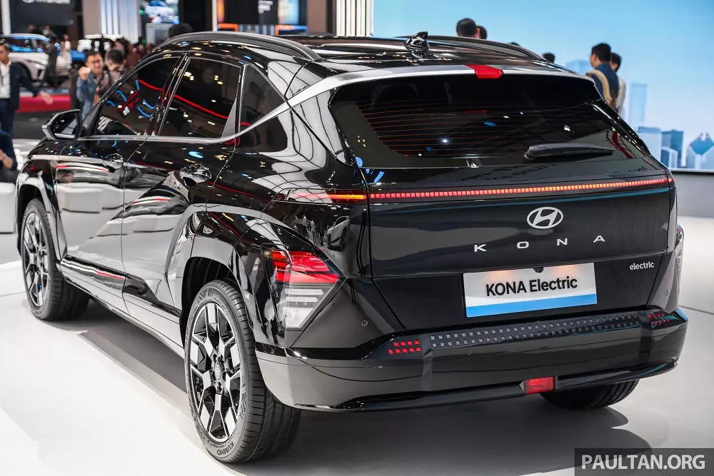 Hyundai Kona Electric có dải đèn dạng điểm ảnh phía sau