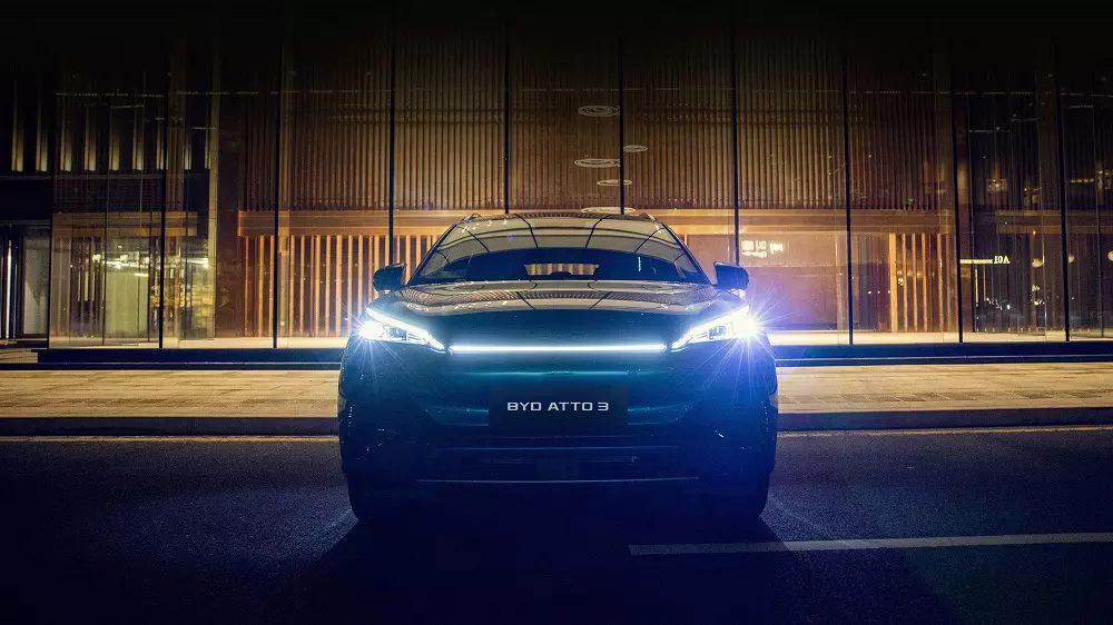 BYD Atto 3 được trang bị đèn pha LED