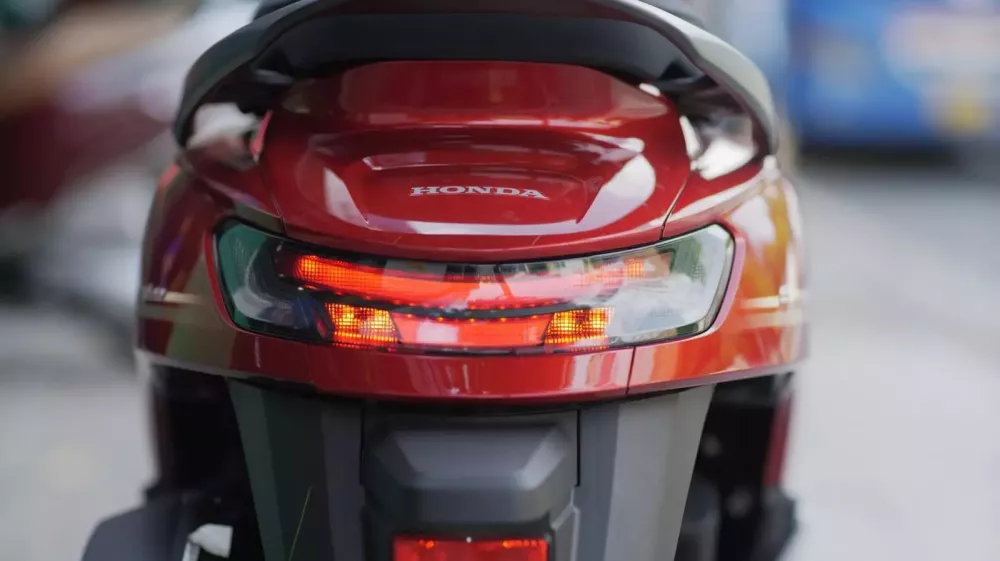 Honda Stylo 160 được trang bị hệ thống đèn LED từ trước ra sau tiêu chuẩn Honda Stylo 160 được trang bị hệ thống đèn LED từ trước ra sau tiêu chuẩn