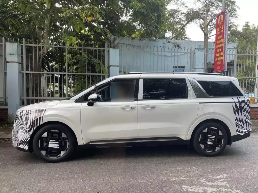 Kia Carnival 2025 xuất hiện tại Việt Nam, ngày ra mắt có lẽ không còn xa Kia Carnival 2025 xuất hiện tại Việt Nam, ngày ra mắt có lẽ không còn xa