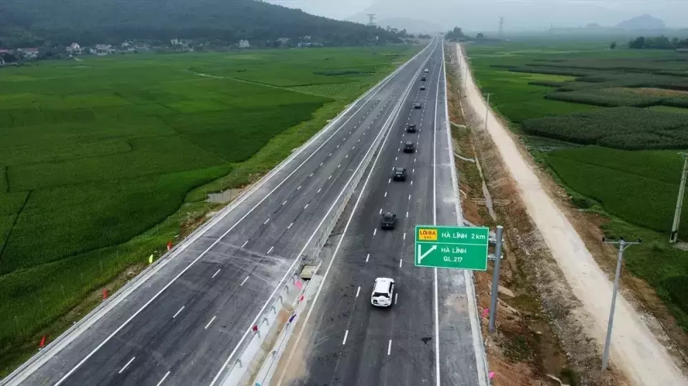 12 cao tốc do nhà nước đầu tư sắp thu phí. 12 cao tốc do nhà nước đầu tư sắp thu phí