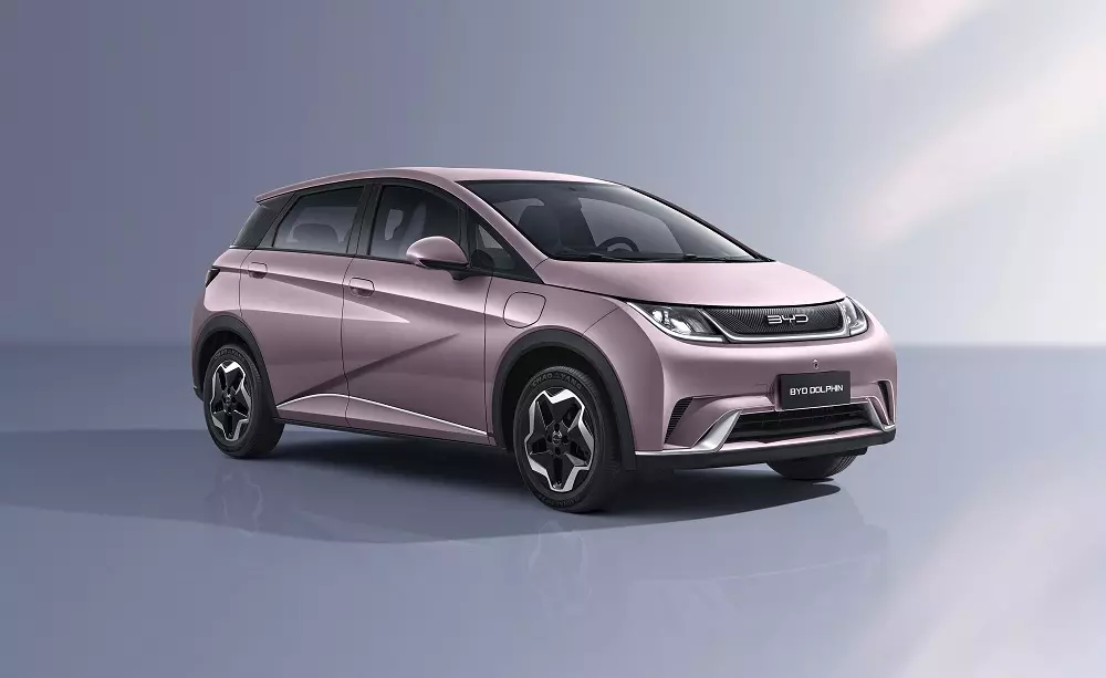 Cận cảnh đầu xe của BYD Dolphin. Cận cảnh đầu xe của BYD Dolphin.