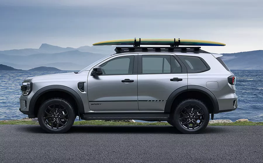 Ford Everest Sport 2024 có bệ bước chân bằng thép không gỉ Ford Everest Sport 2024 có bệ bước chân bằng thép không gỉ